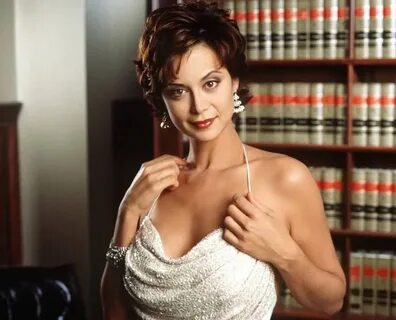 Catherine Bell's Measurements - Weight, Height, Age, Waist &