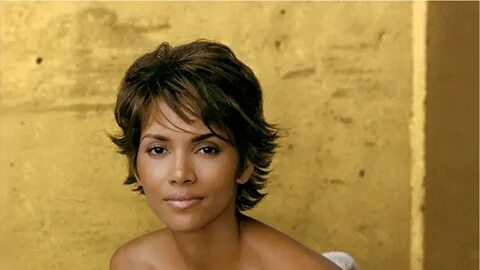 Halle Berry on Her New Lingerie Line, Scandale Vogue