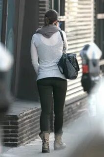 Emily Blunt Ass - Jeans and Pants - Asses Photo