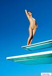 Голые девушки в прыжке - 67 красивых секс фото