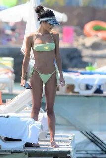 Jessica Aidi Verratti Shows Off Her Slender Figure in a Gree