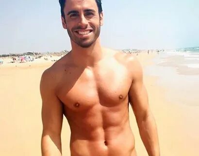 Noel Bayarri desnudo en la playa CromosomaX