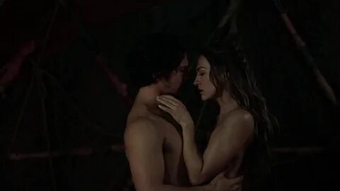ausCAPS: Bob Morley shirtless in The 100 5-06 "Exit Wounds"