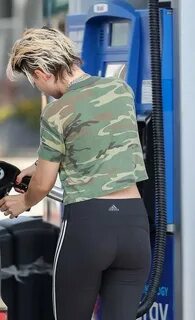 KRISTEN STEWART ASS IN TIGHT JEANS AND SPANDEX - 18 Pics xHa