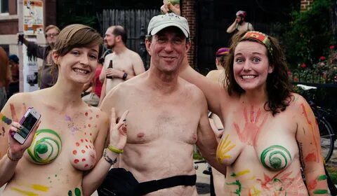 File:World Naked Bike Ride STL 2014.jpg - Wikimedia Commons