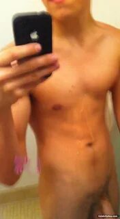 Dylan Sprouse - The Male Fappening