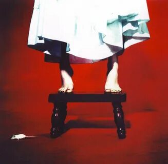 Meg White Feet (19 photos) - celebrity-feet.com