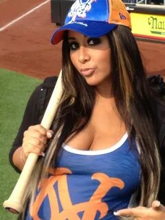 MLB on Twitter: "Nicole "@Snooki" Polizzi ready to take her 