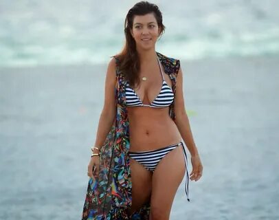 Эмили дешанель в купальнике горячие.