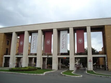 Université La Sapienza Rome.JPG. 