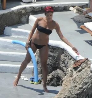 Eva Mendes in bikini (12 pics)