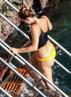 Emma Watson In A Swimsuit. That’s All You Need To Know (18 P