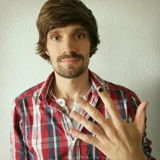 Schwarze Fingernagel Manner - Bilder Frisuren für alle