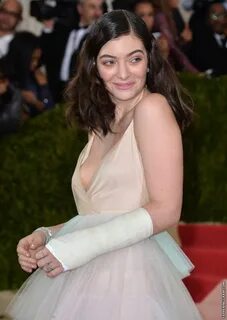 Lorde Nude The Fappening - Page 3 - FappeningGram