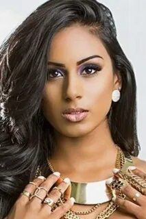 Name rozena ally Born: 20-25 Birthplace: america Lives : ame