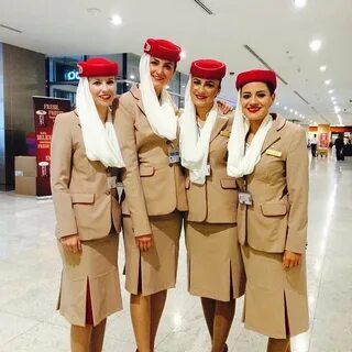 ボ-ド"Emirates Airlines Flight Attendants"の ピ ン