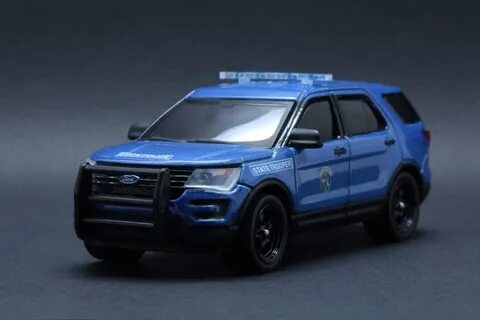 Diecast Hobbist: 2016 Ford Explorer Maine State Police