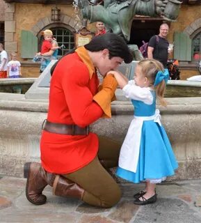 Mom Sews Incredibly Accurate Disney Costumes For Her Daughte