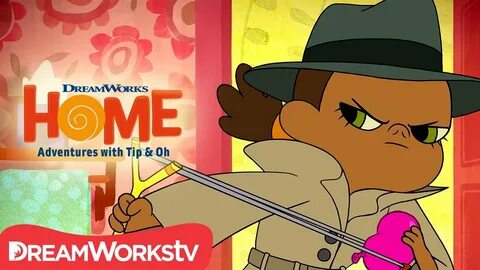 Detective Tucci and a Suspicious Boov DreamWorks Home Advent