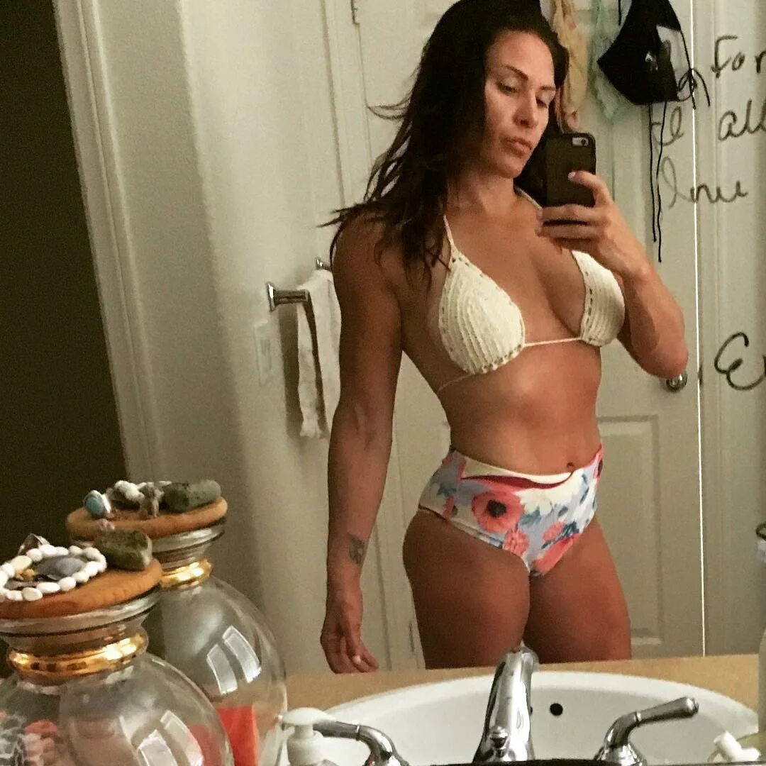 Cat Zingano поделился(-ась) публикацией в Instagram : “Brazilian fair trade...