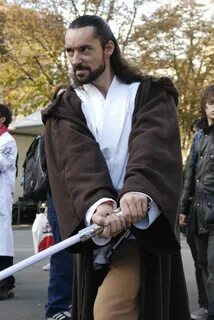 File:Guerre Stellari - Qui-Gon Jinn.jpg - Wikimedia Commons