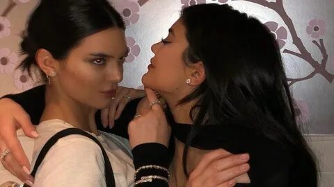 Kendall Jenner Teases "Pizza Boys" Instagram Account Teen Vo