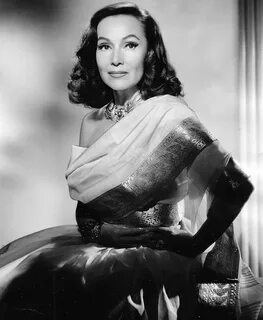 File:Dolores del Río in 1961 (cropped).jpg - Wikimedia Commo