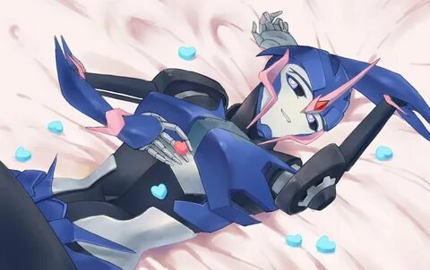 Arcee in bed Transformers
