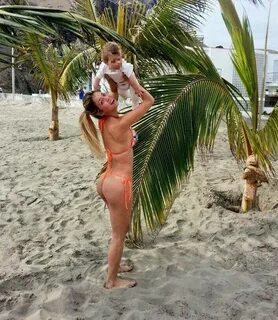 FOTOS Sheyla Rojas cautiva a sus seguidores con sexy bikini 