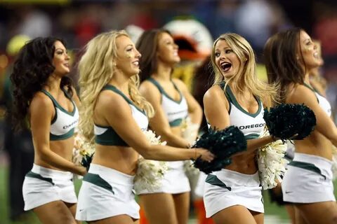 Oregon Ducks Cheerleaders 2017: Hottest Photos On The Web