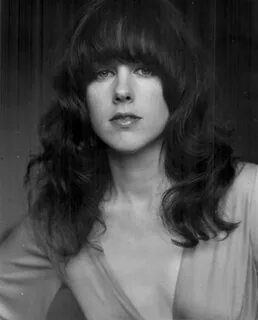 20 Vintage Photos of a Young Grace Slick in the 1960s and 19