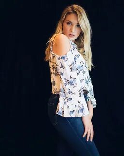 Emily Tressa - Beautiful Teen Transgender Male to Female - TG Beauty.
