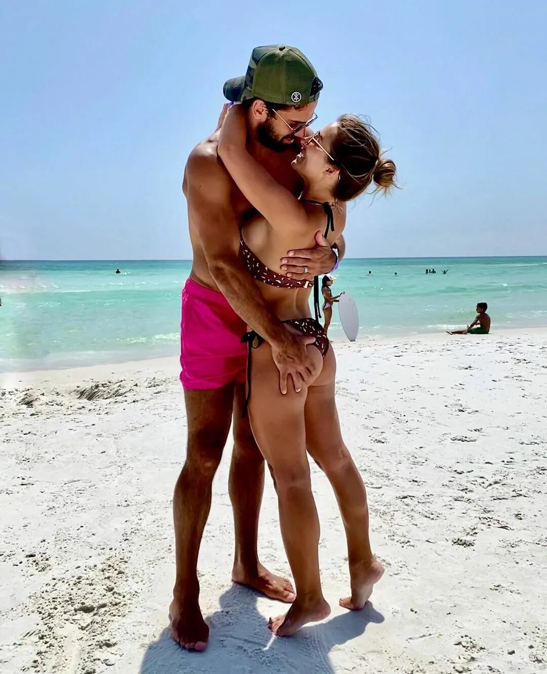 Jessie James Decker в Instagram : "My handy man" .