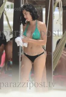 paparazzipost.tv on Twitter: "BARBARA MORI EN BIKINI @Delamo