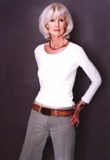 40 Classy Hairstyles for Older Women over 50 - Comb And Scis