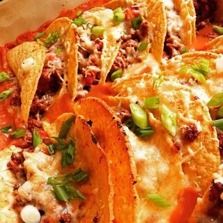 Pazar aksamı için Kıymalı Taco öneriyoruz. Taco için gerekli