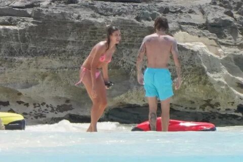 Hailey Bieber - Bikini candids in Turks and Caicos-06 GotCel