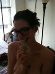Hottest Selection of Leaked Anne Hathaway Pictures: Fappenin