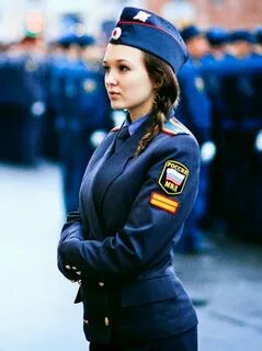Pin on Женщина-солдат