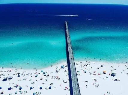 Pier perspectives from Pensacola Beach. 📷 @totallycinematic_