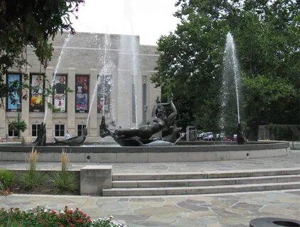 File:IUB-Showalter Fountain 2.jpg - Wikipedia