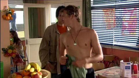 The Stars Come Out To Play: Ed Speleers - Shirtless in "Echo
