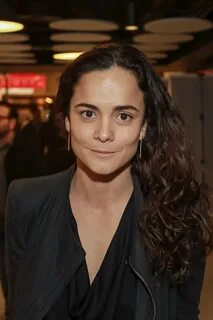 Alice Braga Net Worth - Celebrity Sizes