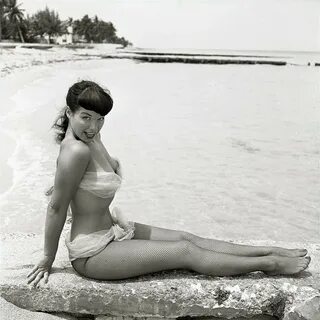 Bettie Page Feet (77 pictures) - celebrity-feet.com