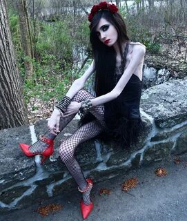 Slideshow eugenia cooney feet.