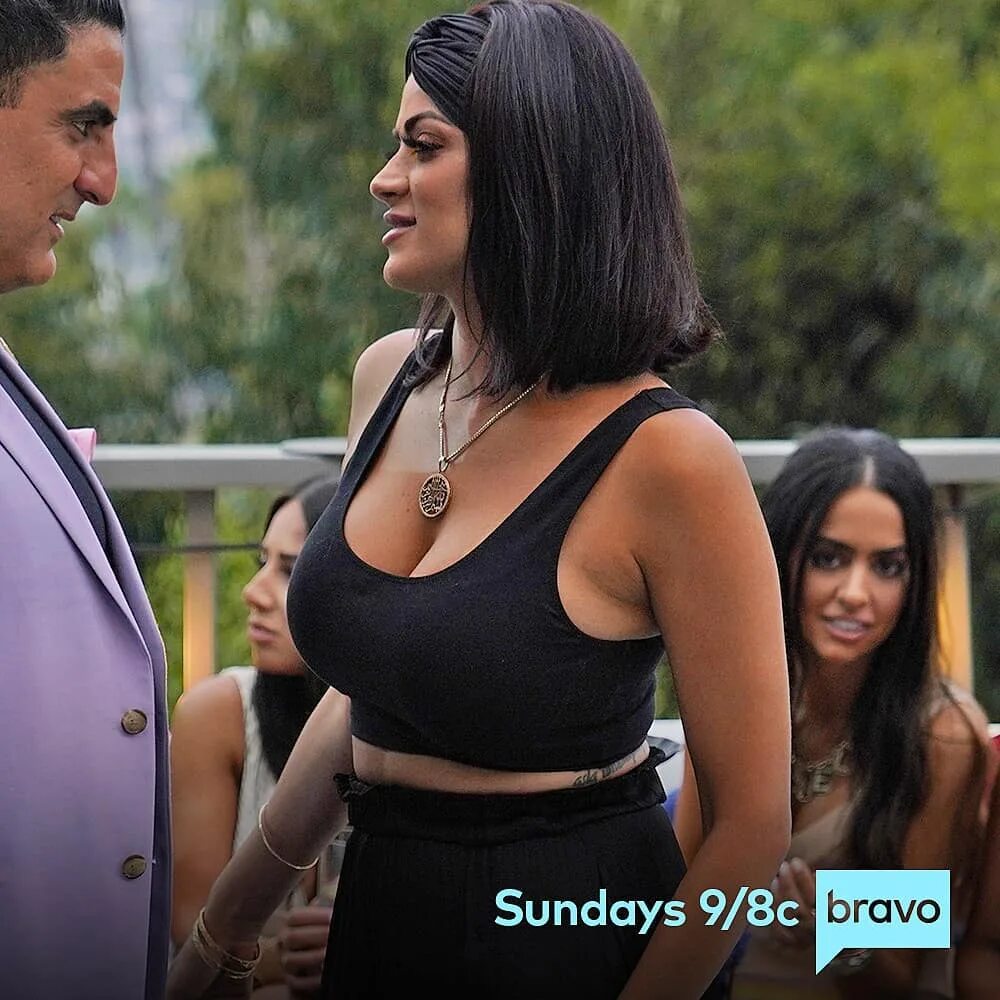 Watch me get pregnant this Sunday on Shahs of Sunset #Shahs" .