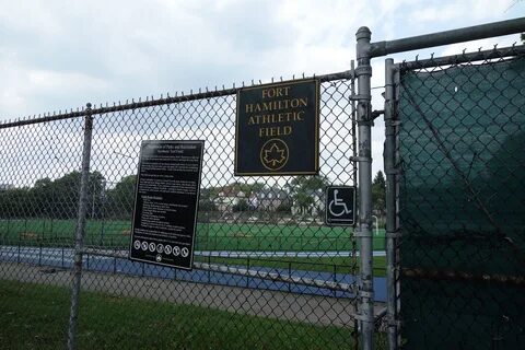 File:Fort Hamilton Park td (2019-07-10) 10 - Athletic Field 