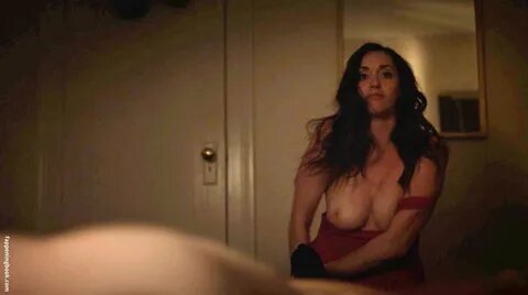 Sarah rafferty nude.