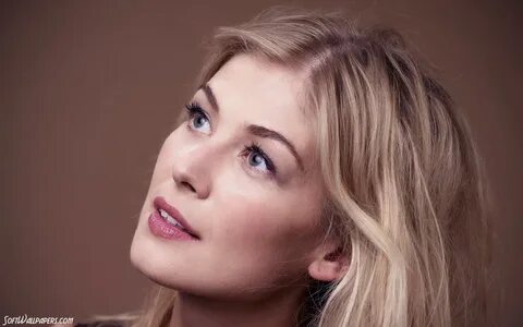 Picture Picnic 🅿 🅿: Free Rosamund Pike Hot and Sexy HD Wallp