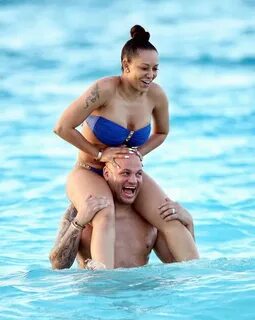 Mel B Thrills Onlookers At The Beach With A Peek At Her Tone